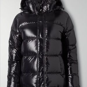 NWT BLACK HIGH GLOSS ARITZIA TNA SUPERPUFF ORIGINAL